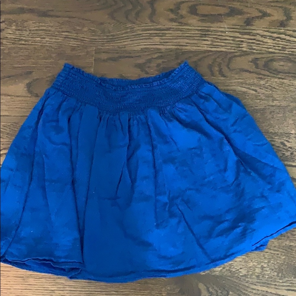 Super cute dark blue skirt!!